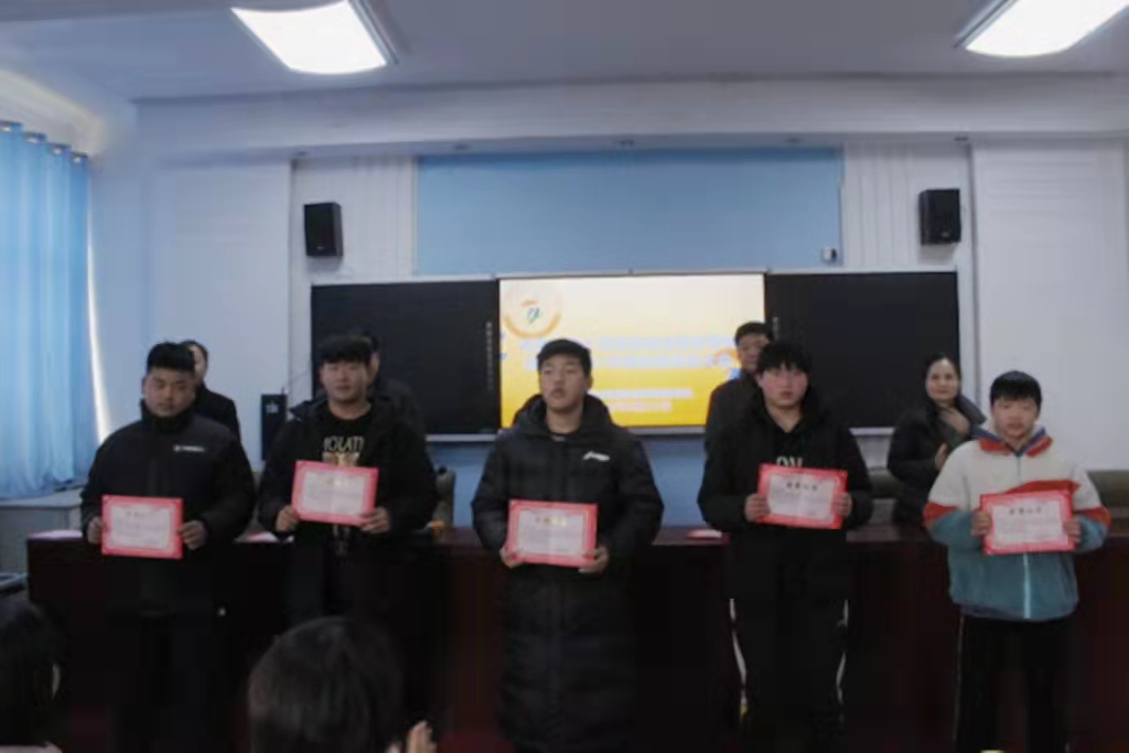 市体校摔跤队开展河南省第十四届运动会动员会暨2021年度比赛表彰大会(图8)