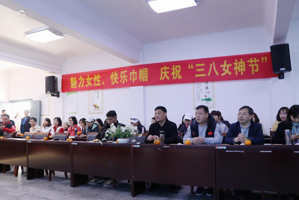 漯河市体育运动学校举办庆“三八”妇女节联欢活动(图1)