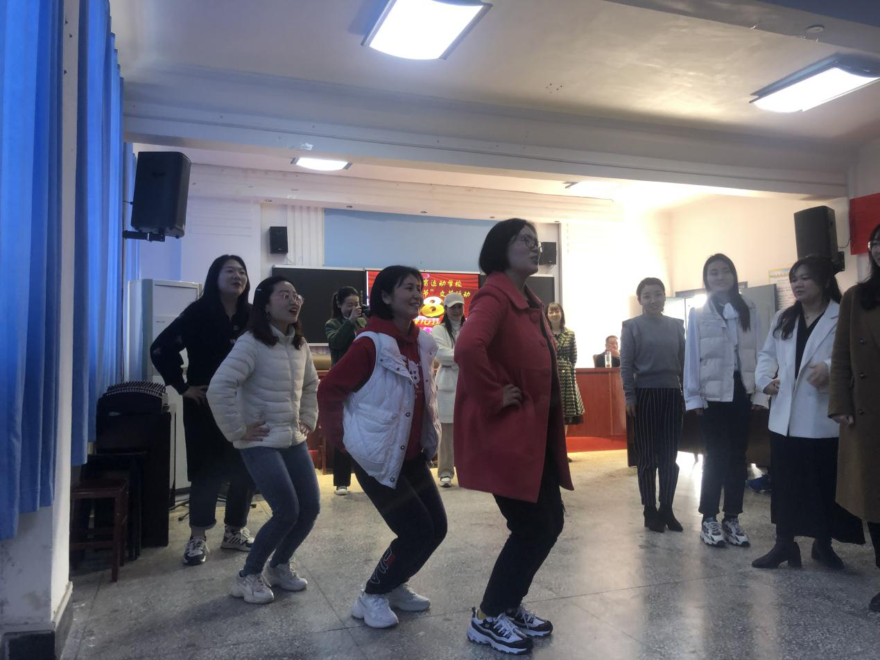 漯河市体育运动学校举办庆“三八”妇女节联欢活动(图7)